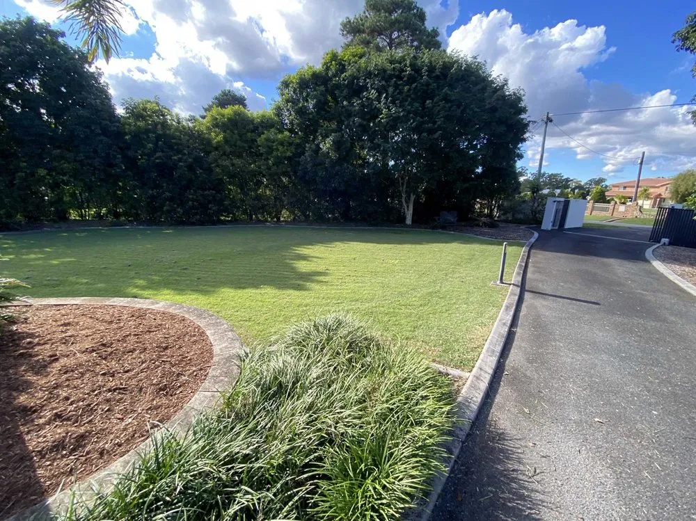 Top-rated lawn mowing service experts serving Houston, TX - Fairbanks Lawn Care