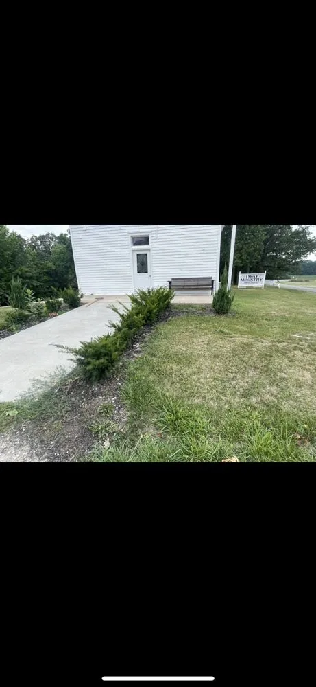 Custom yard cleanup service in Bowling Green, MO - Fairchild Lawncare