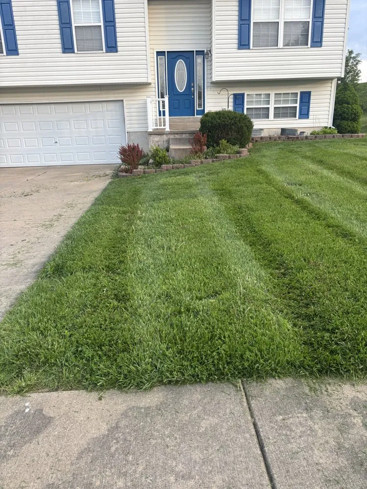 Custom garden landscaping experts serving Bowling Green, MO - Fairchild Lawncare