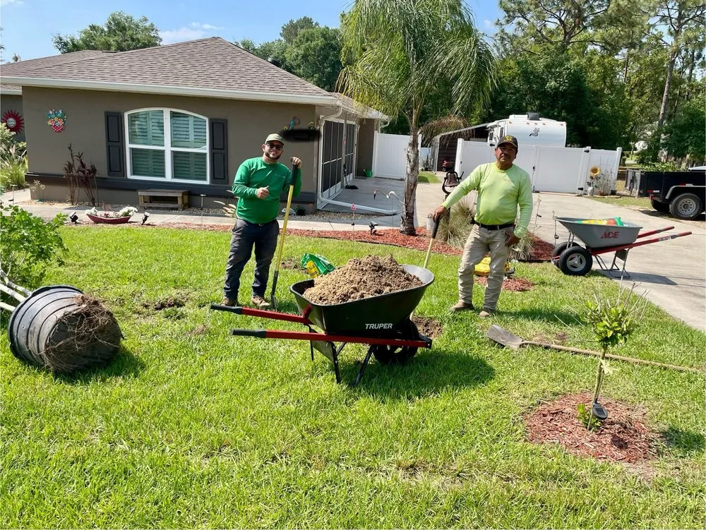 Top-rated garden landscaping in Oxford, FL by Fairfield Farms