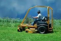 Local lawn mowing service near you in Middletown, NY by Fairlane