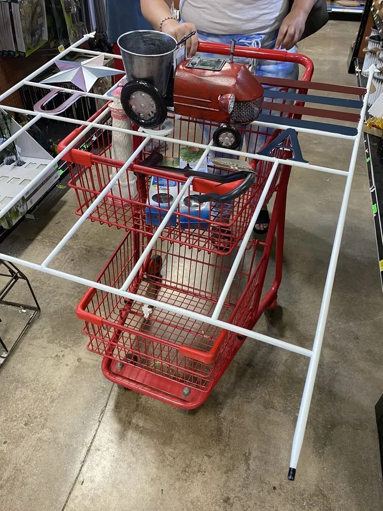 Professional yard cleanup service in Fairless Hills, PA by Fairless Hills Garden Center