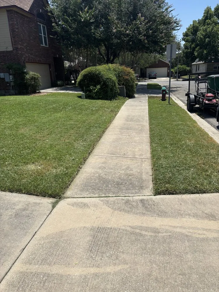 Local yard maintenance for residential properties in San Antonio, TX by Faithful Blades