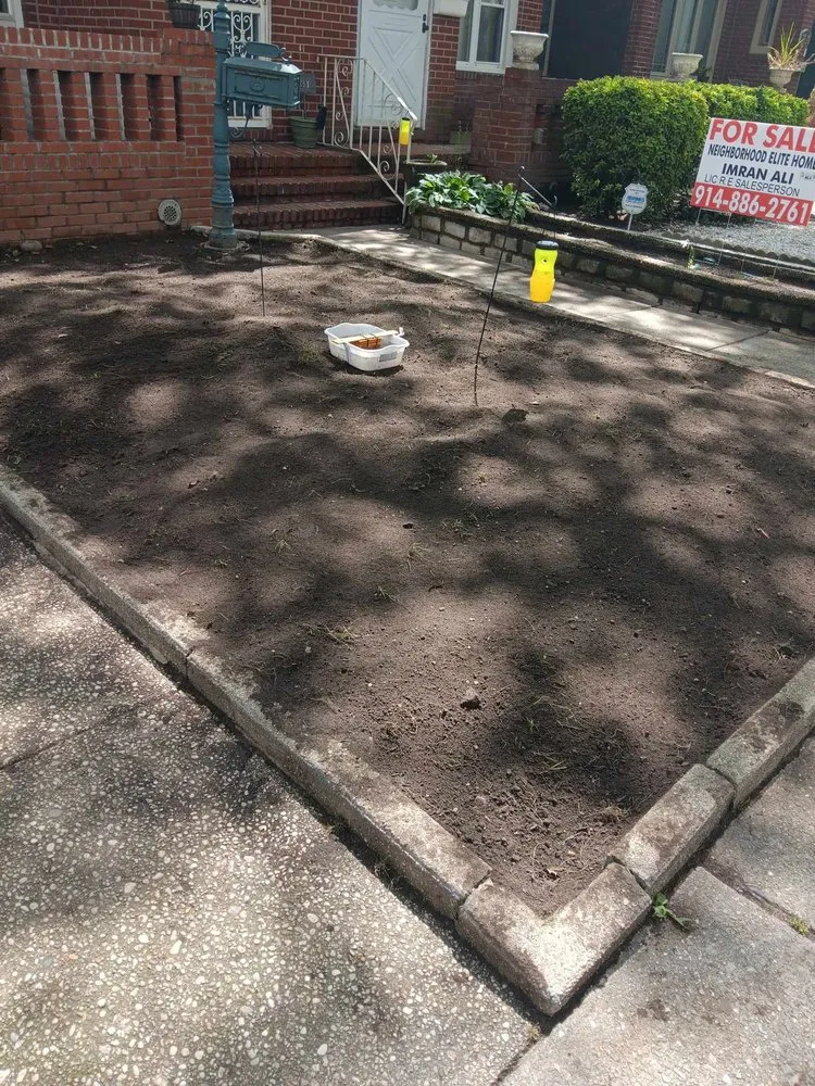 Reliable yard maintenance in Flushing, NY by Fajugica Landscaping
