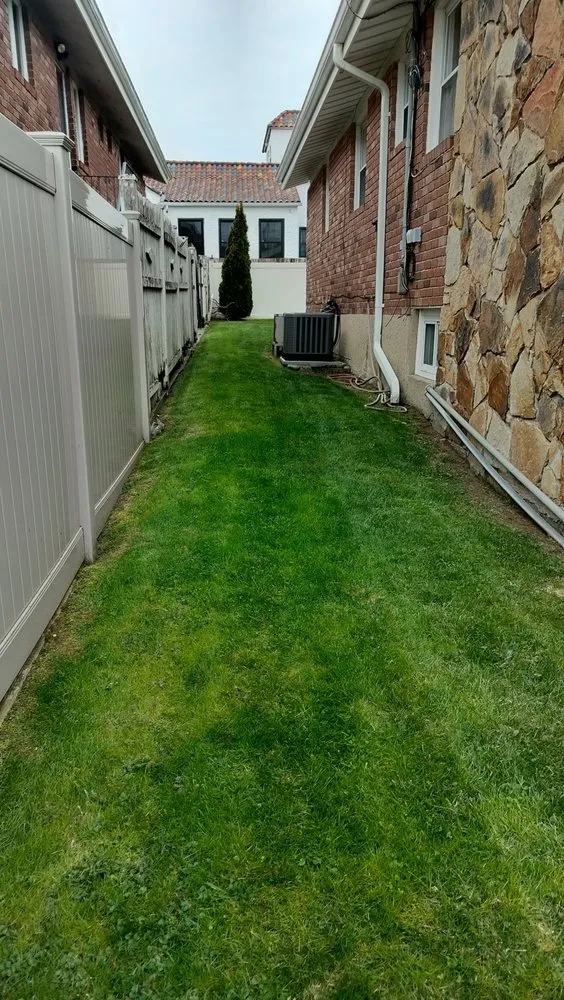 Custom garden landscaping experts serving Flushing, NY - Fajugica Landscaping