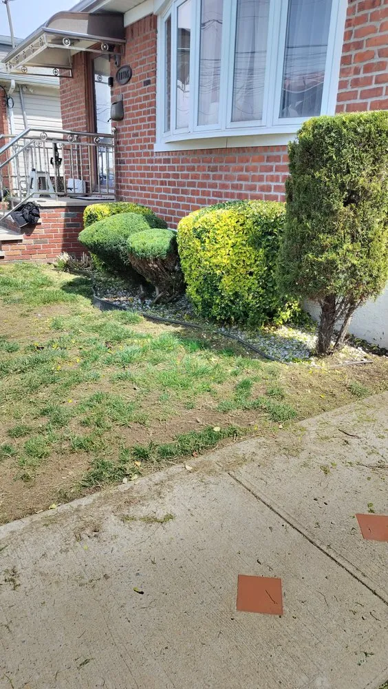 Trusted lawn mowing service in Flushing, NY by Fajugica Landscaping