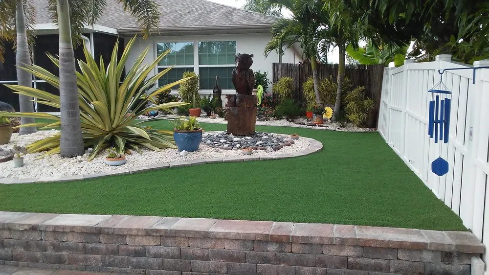 Affordable outdoor landscaping for homes in FORT MYERS, FL by Fake Lawn Guy artificial turf
