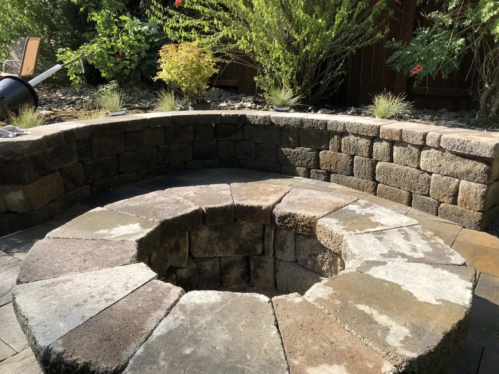 Trusted yard maintenance in Sacramento, CA - Falcon Artscapes