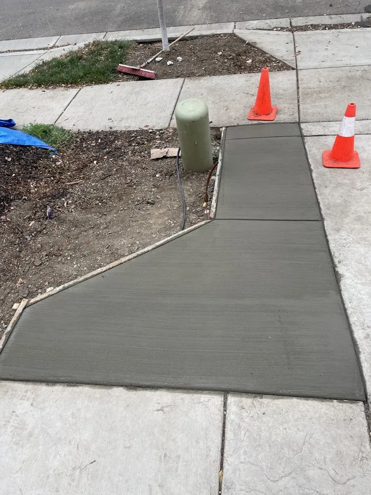 Affordable lawn care service in Sacramento, CA - Falcon Artscapes