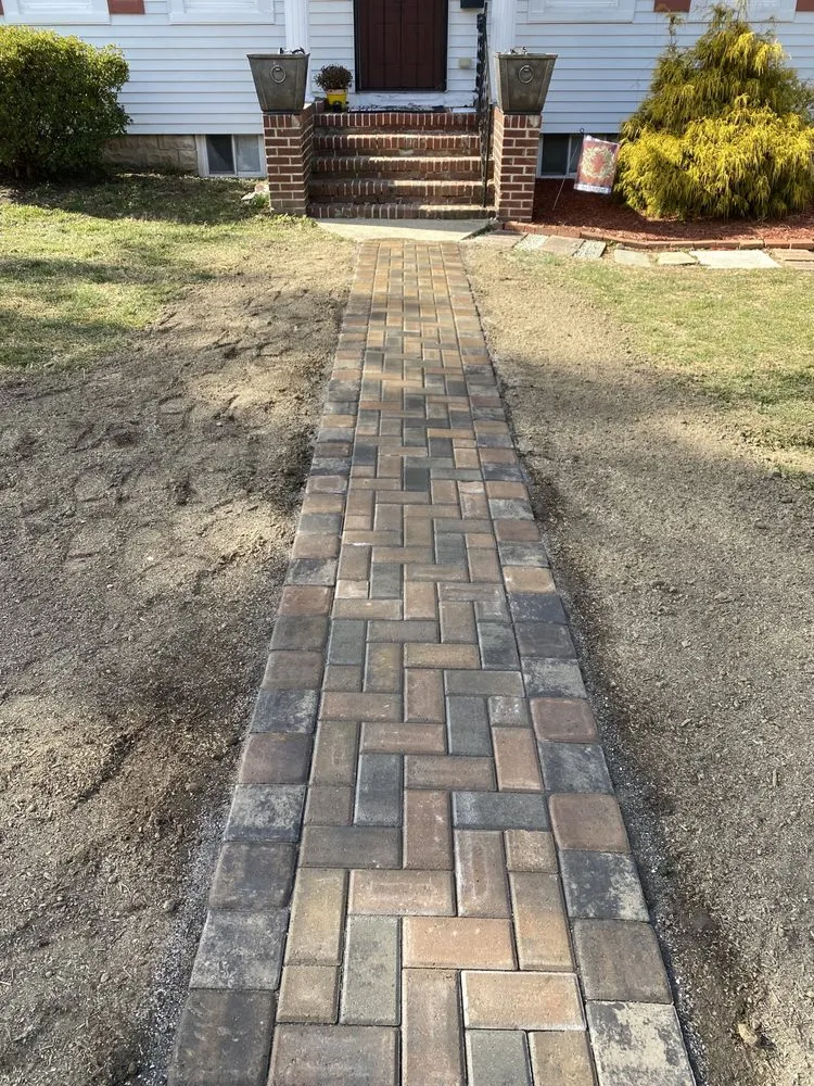 Top-rated yard maintenance for year-round maintenance in Baltimore, MD by Fall Green Lawn Services