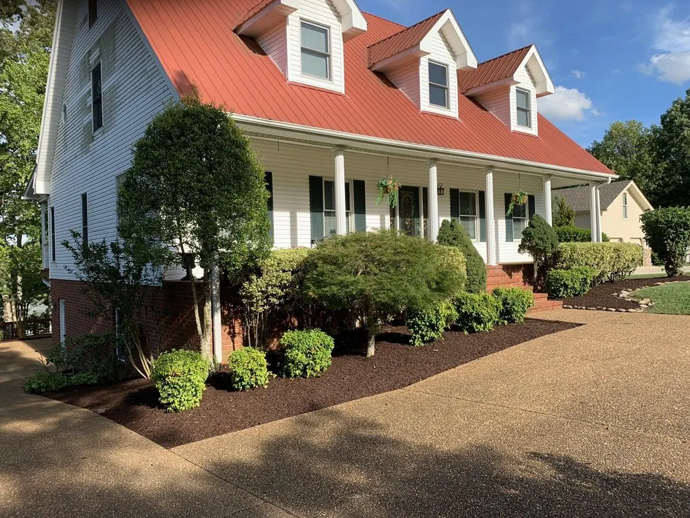 Trusted yard cleanup service near you in Lebanon, TN by Fall River Landscape