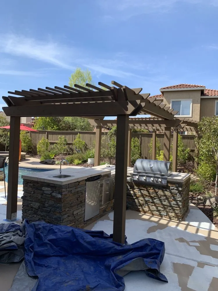 Trusted lawn care service in Fair Oaks, CA - Fallen Leaf Construction