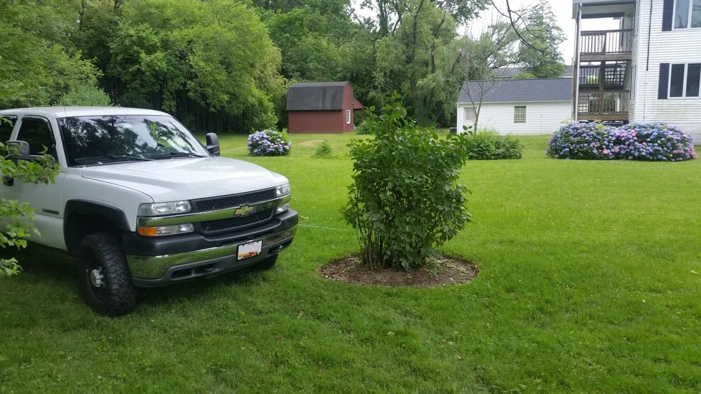 Professional outdoor landscaping in Garnerville, NY - Falling Branch Lawncare & Landscaping
