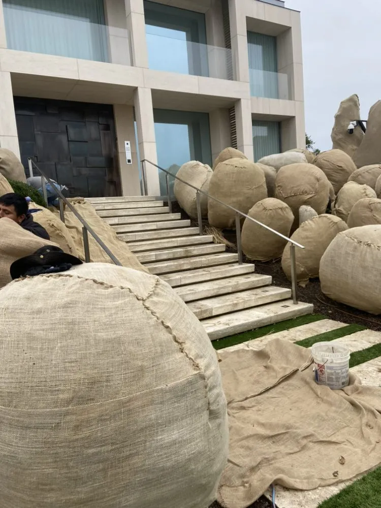 Top-rated yard cleanup service in Southampton, NY - Falling Leaves