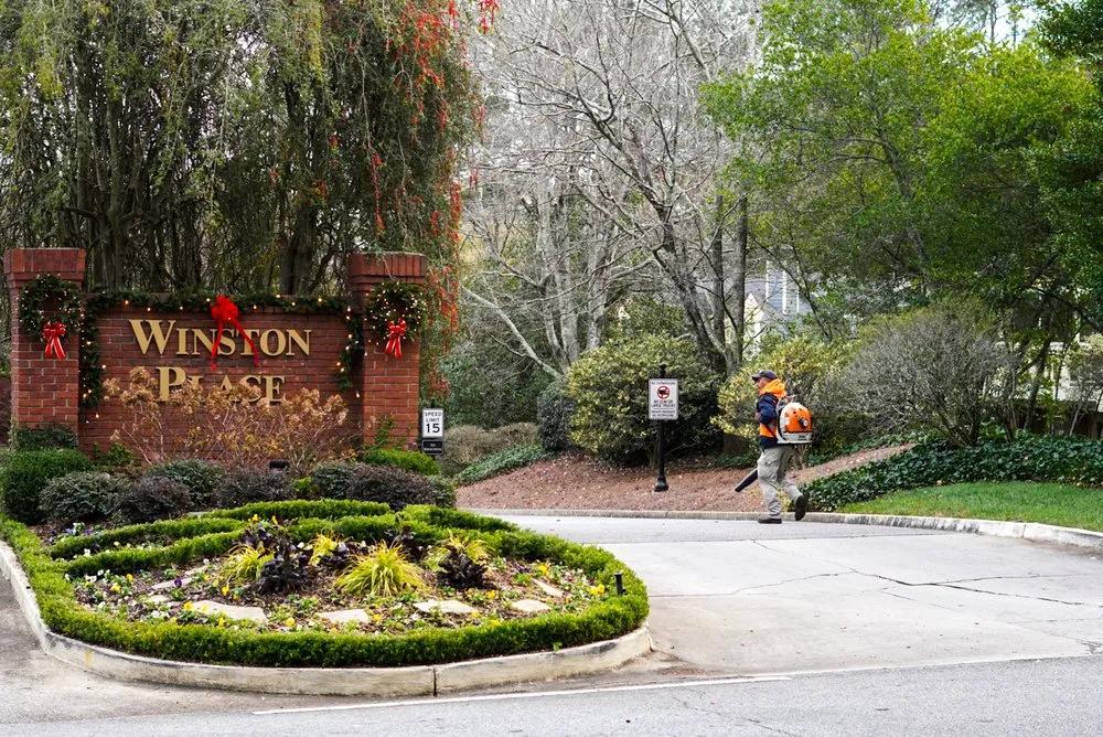 Custom yard cleanup service in Tucker, GA - Falling Leaves