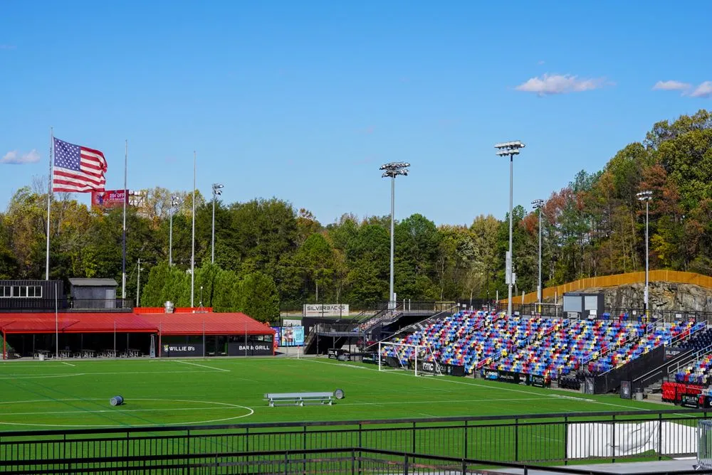 Top-rated garden landscaping for year-round maintenance in Tucker, GA by Falling Leaves