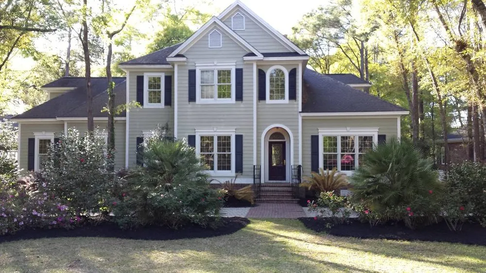Custom lawn care service near you in Murrells Inlet, SC by Falzones Lawn Care & Landscaping