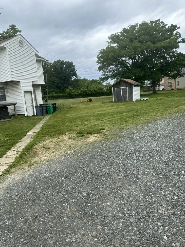 Custom yard maintenance experts serving Fort Washington, MD - Fam Jones