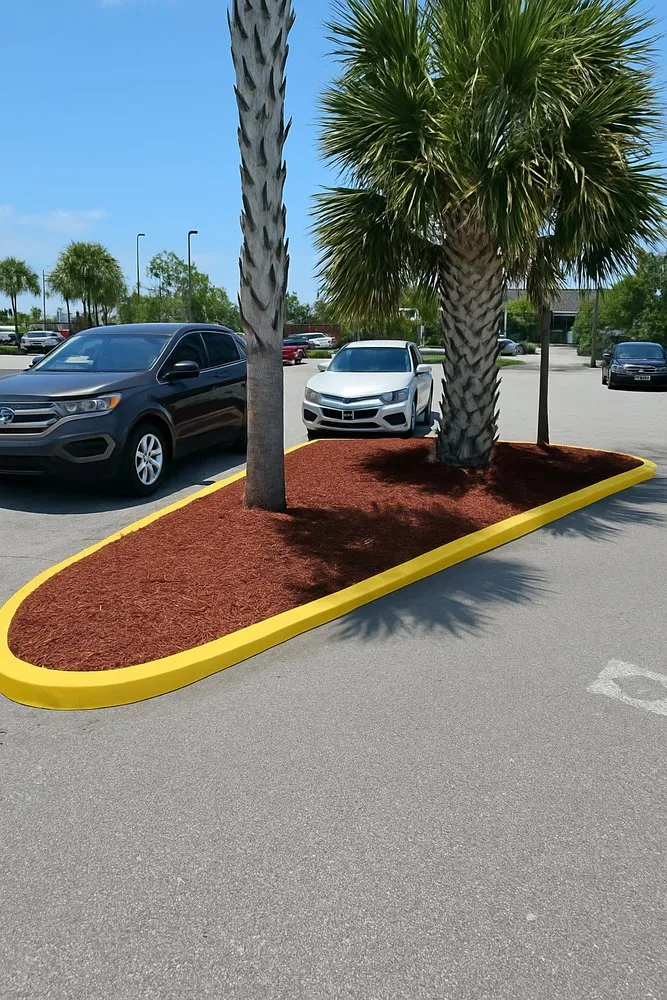 Top-rated yard maintenance in Jacksonville, FL by Fam&Co Grounds Maintenance