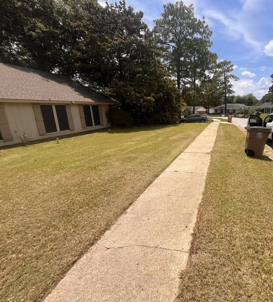 Affordable lawn care service near you across Mobile, AL - Family 1st Lawn
