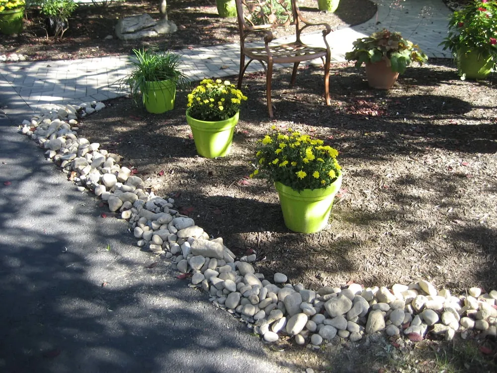 Custom yard cleanup service experts serving Manalapan, NJ - Family Crest Property Management Group