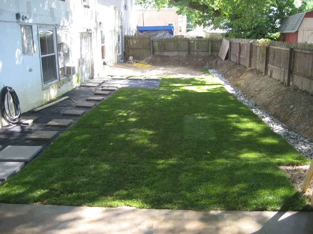 Reliable yard maintenance for beautiful yards across Manalapan, NJ - Family Crest Property Management Group