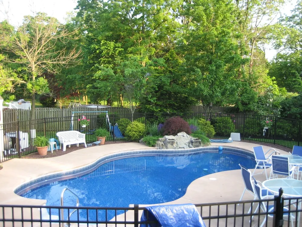 Local residential landscaping experts serving Manalapan, NJ - Family Crest Property Management Group