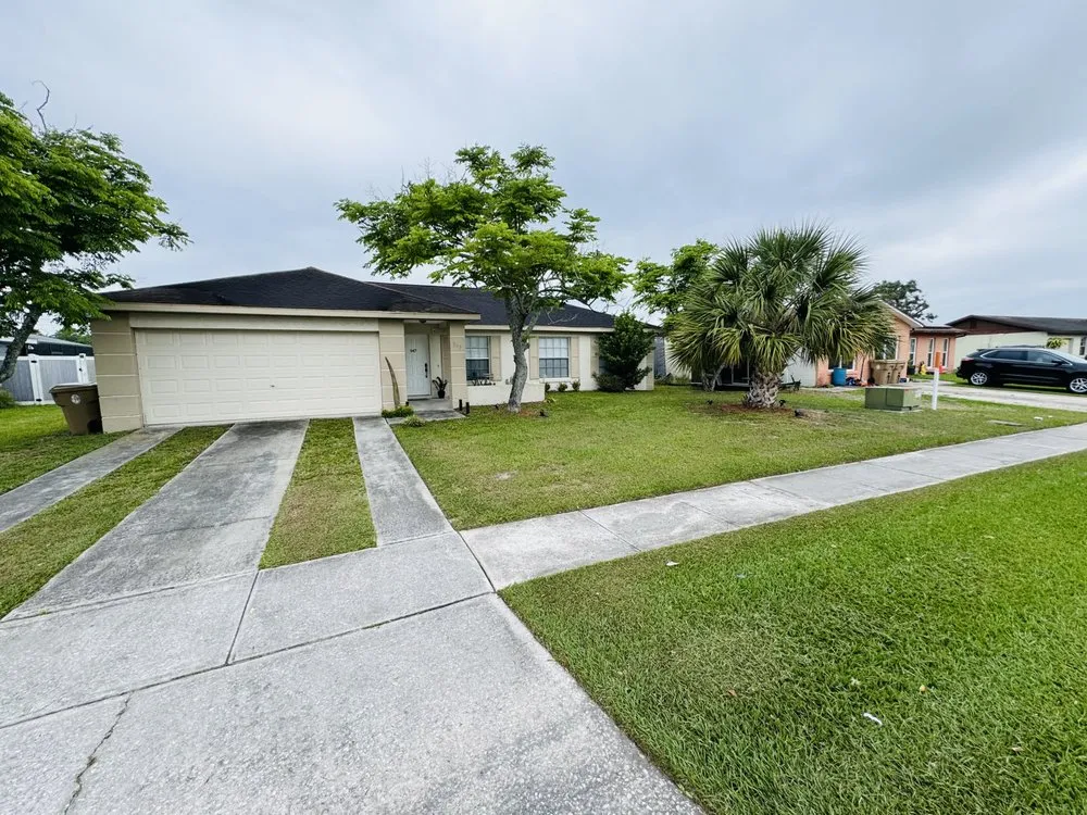 Local lawn mowing service for year-round maintenance across Kissimmee, FL - Family Lawn Care