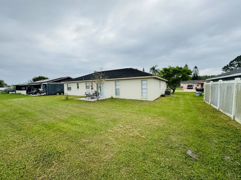 Trusted yard maintenance experts serving Kissimmee, FL - Family Lawn Care