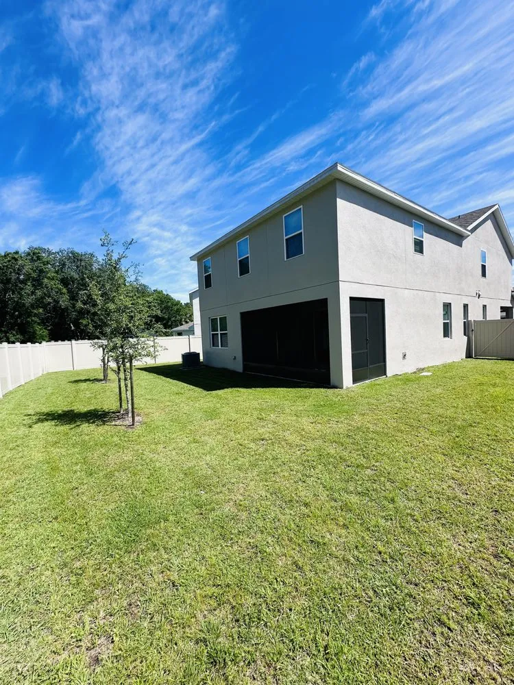 Local yard maintenance in Kissimmee, FL by Family Lawn Care