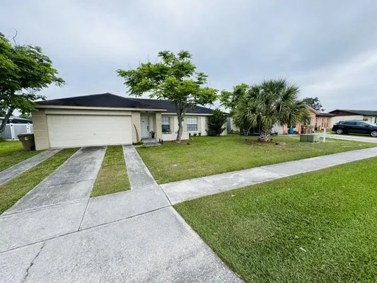 Family Lawn Care Logo