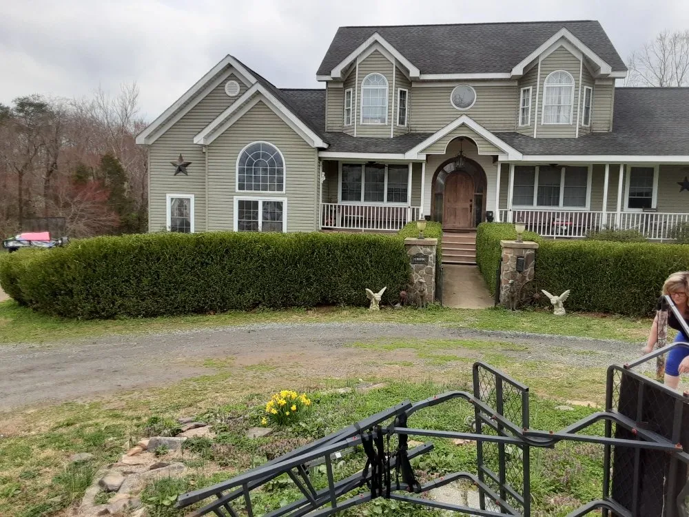 Top-rated garden landscaping in Thornhill, VA by Family Man