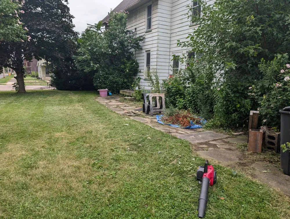 Top-rated residential landscaping near you across Columbiana, OH - Family Mowing