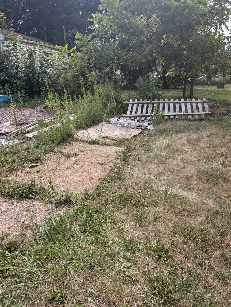 Affordable landscaping services for beautiful yards in Columbiana, OH by Family Mowing