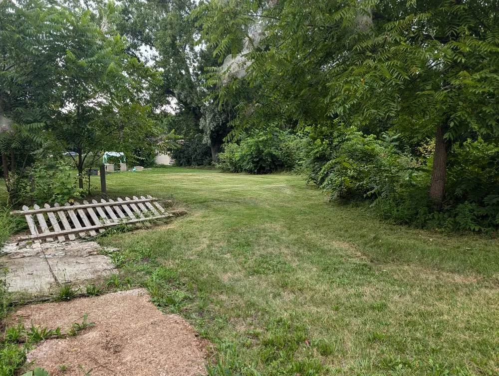 Top-rated outdoor landscaping near you in Columbiana, OH by Family Mowing
