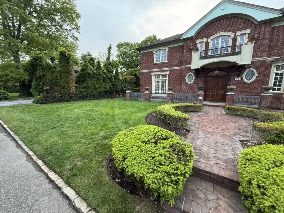 Expert lawn mowing service for outdoor upgrades across New York, NY - Family Munoz Landscaping