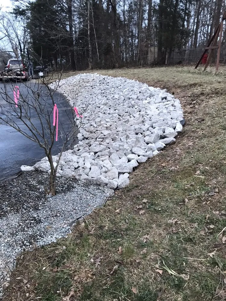 Affordable yard maintenance for residential properties in New Albany, IN by Family Ties Landscaping