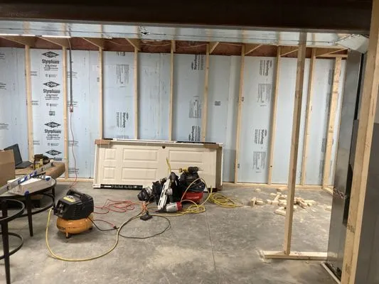 Family Ties Remodeling Logo