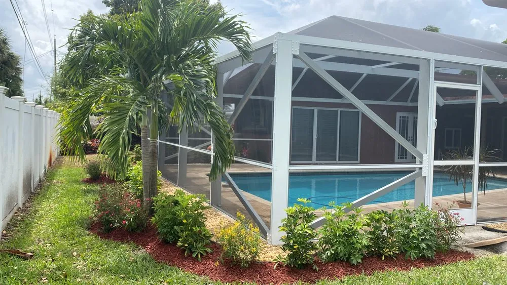 Affordable outdoor landscaping experts serving Hollywood, FL - Family Tree Garden Center