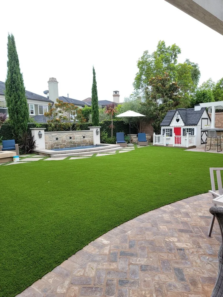 Expert residential landscaping experts serving Huntington Beach, CA - Family Turf Wholesalers