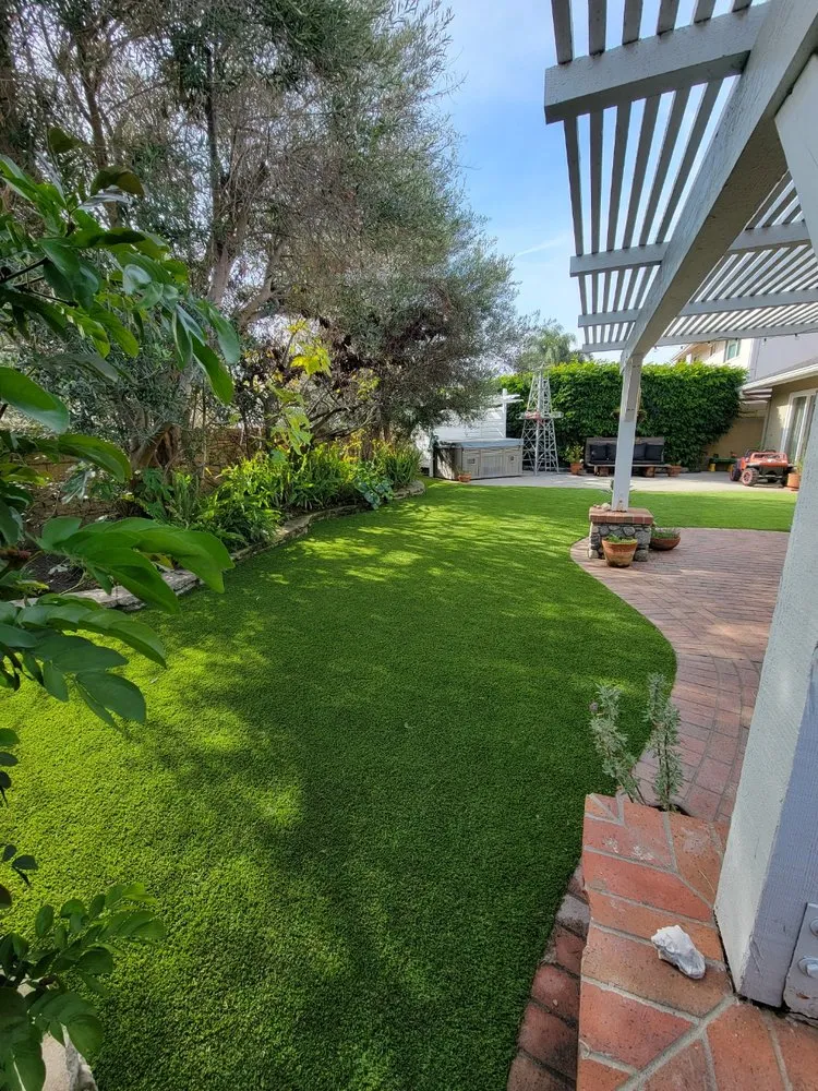 Custom yard maintenance in Huntington Beach, CA by Family Turf Wholesalers