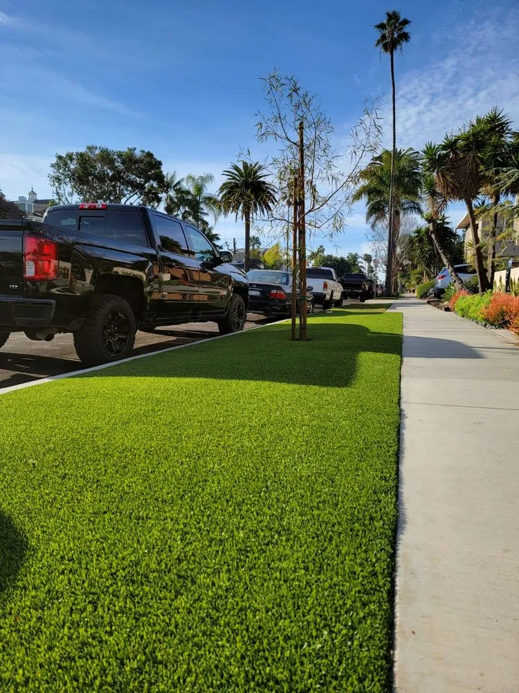 Top-rated lawn mowing service in Huntington Beach, CA by Family Turf Wholesalers
