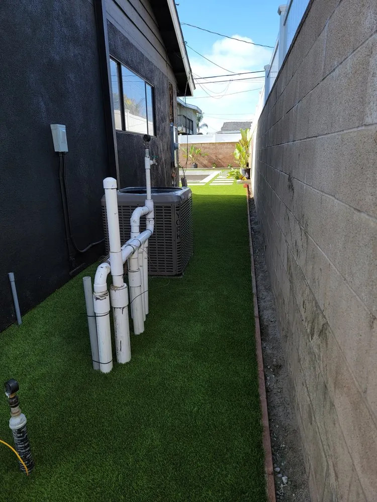 Professional garden landscaping experts serving Huntington Beach, CA - Family Turf Wholesalers