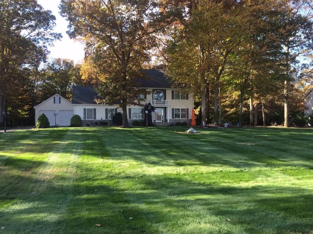 Custom lawn mowing service for residential properties across Bridgeville, DE - Fancy Cutz