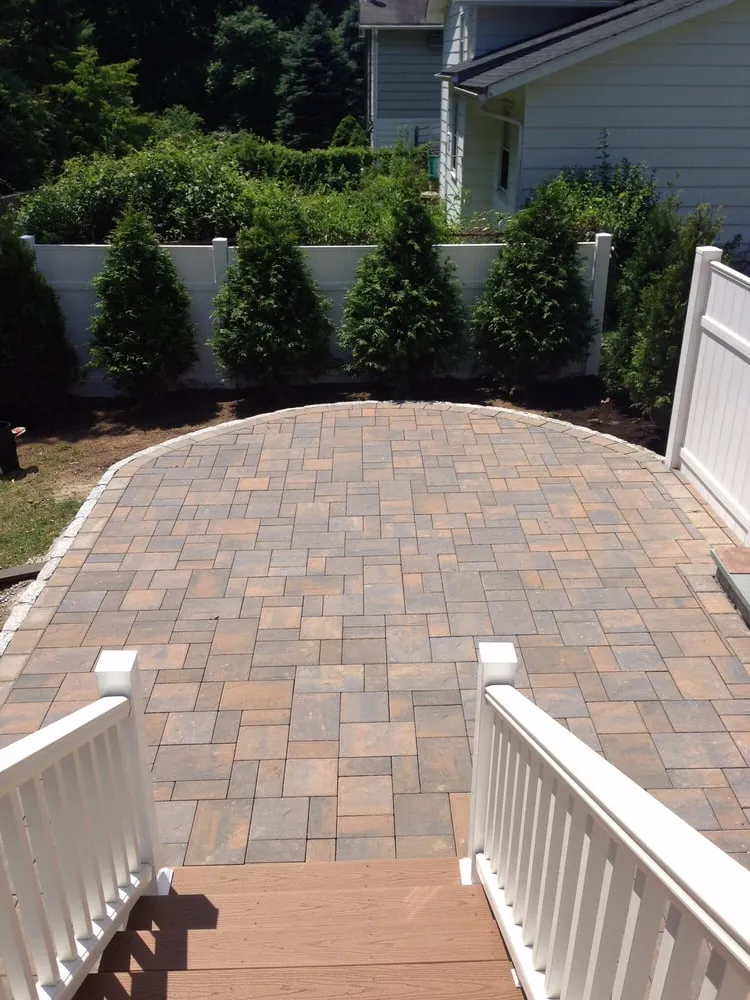 Reliable lawn mowing service in Hawthorne NY, NY - Fanelli Landscapes