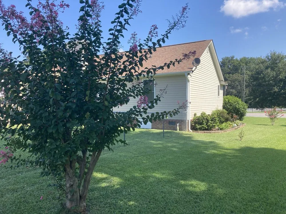 Custom garden landscaping in Greenville, NC - Far Reaching Lawncare