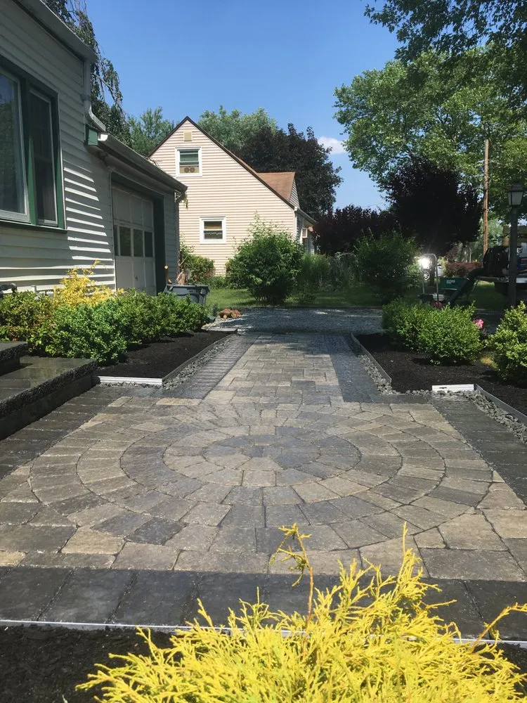 Top-rated lawn care service with custom design across Sommerset, NJ - Farah Landscape & Design