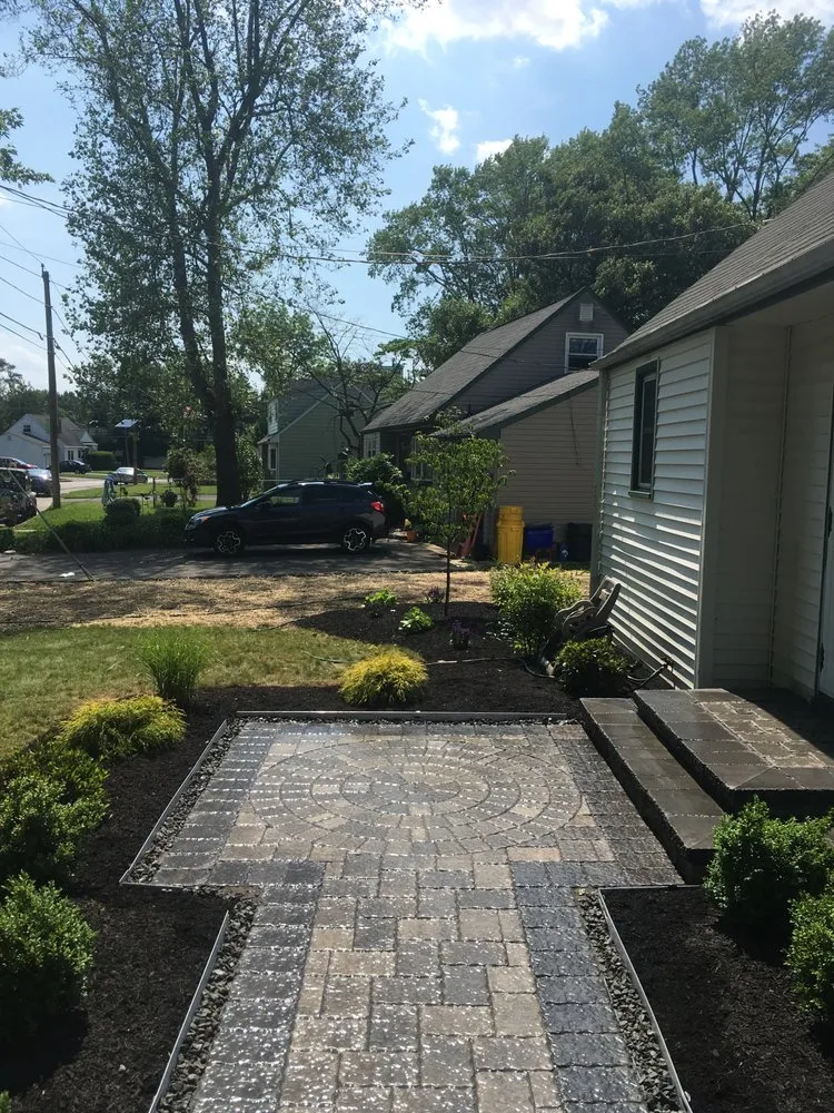 Affordable landscape design in Sommerset, NJ - Farah Landscape & Design
