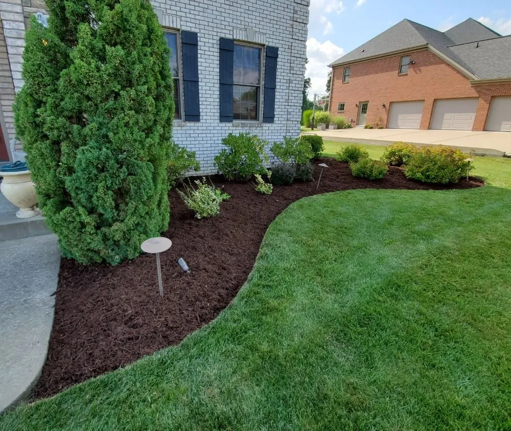 Affordable lawn care service near you in Pittsburgh, PA by Farine Lawn Care