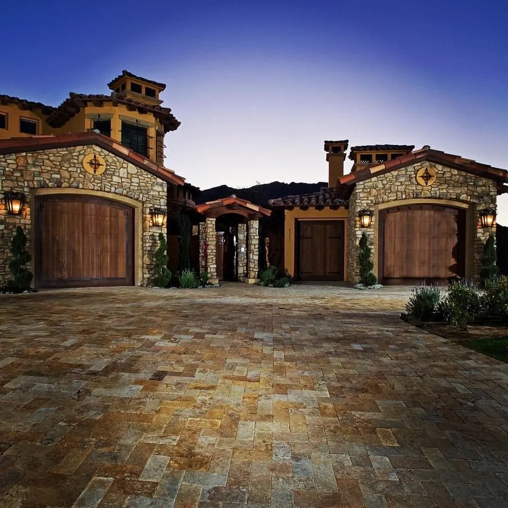 Custom landscaping services experts serving Palm Desert, CA - Farley Interlocking Pavingstones